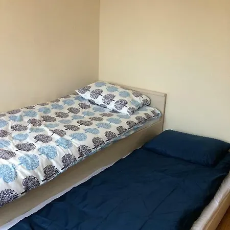 Przymorze Flat - Near The Seaside דירה