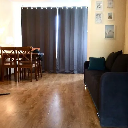 Przymorze Flat - Near The Seaside *